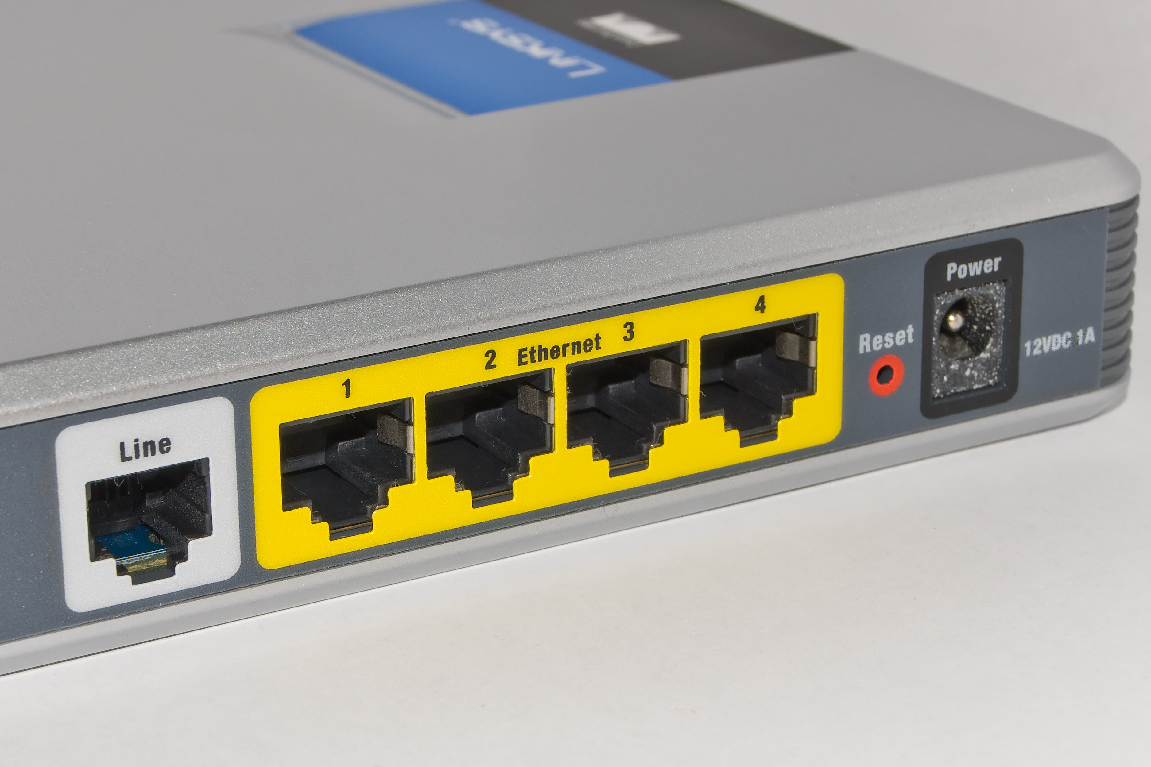 Routeur et connexions reseau - securite informatique Geneve